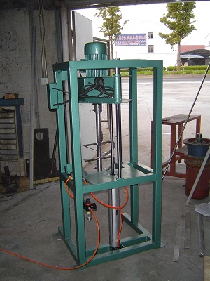 氣動升降螺帶攪拌機